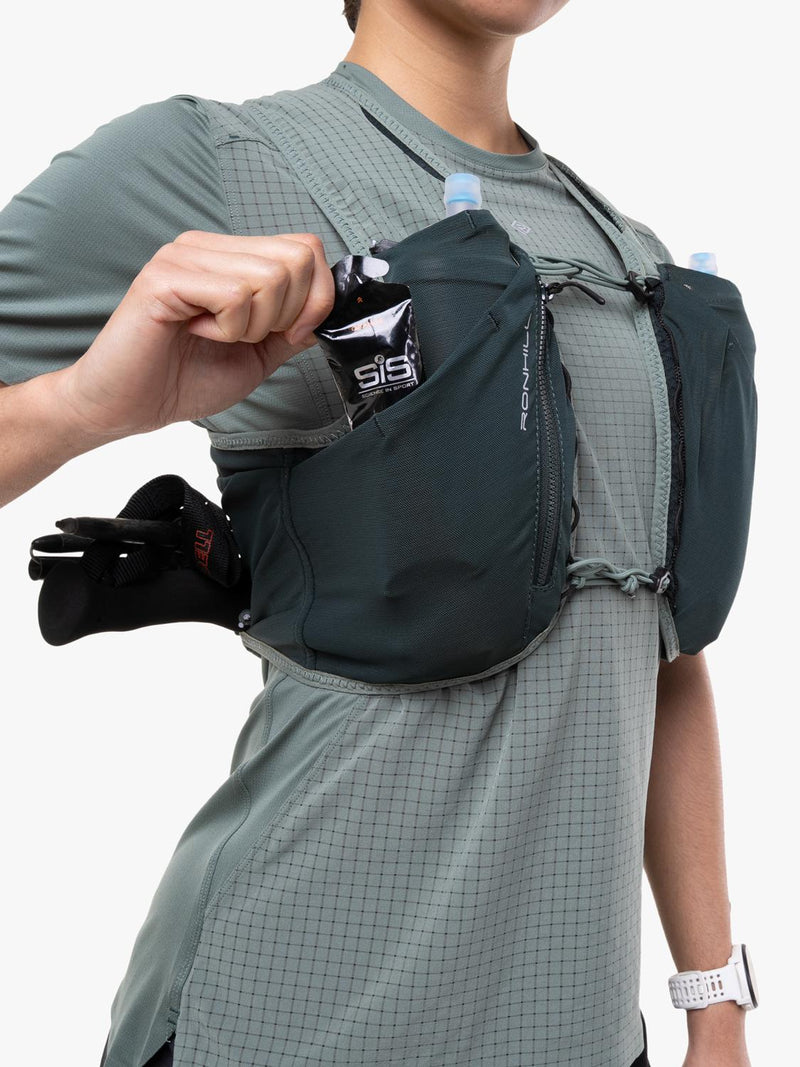 Ronhill Solus 5L running vest Laurel/Dark Laurel, UK version