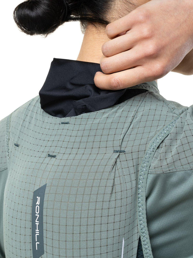 Ronhill Solus 5L running vest Laurel/Dark Laurel, UK version