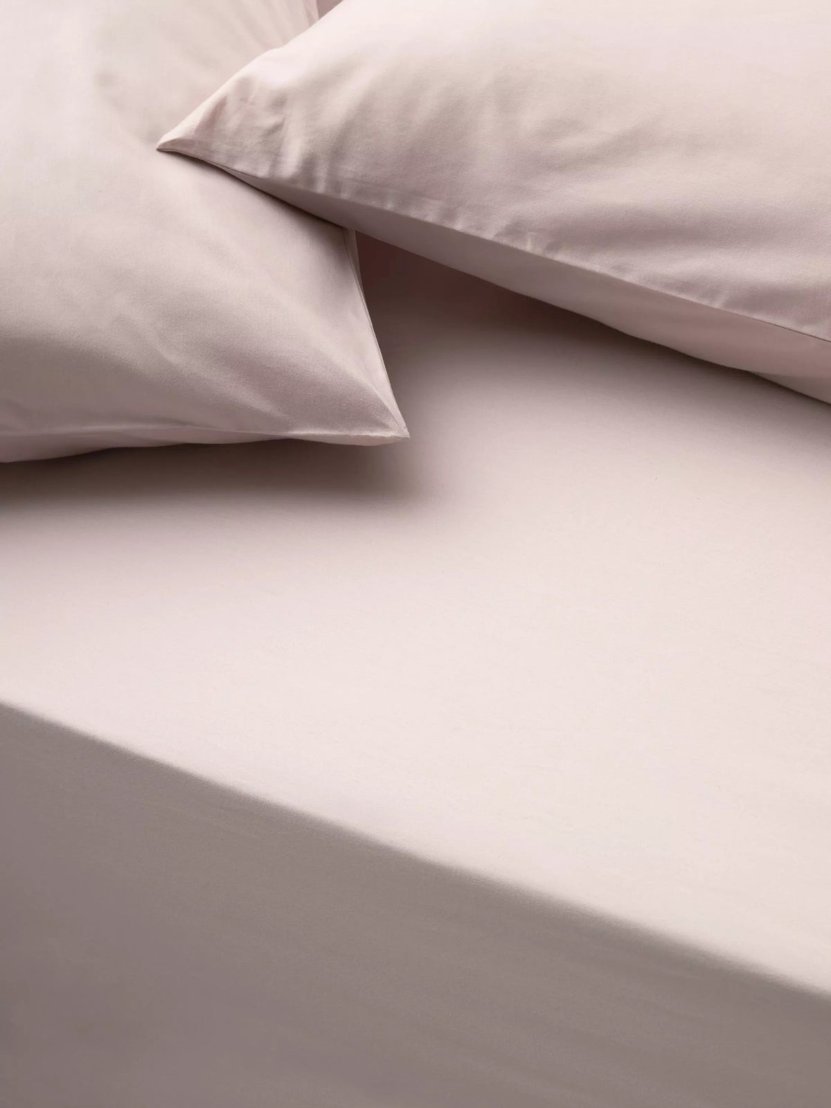 John Lewis temperature balance fitted sheet 400 thread count, imported from the UK