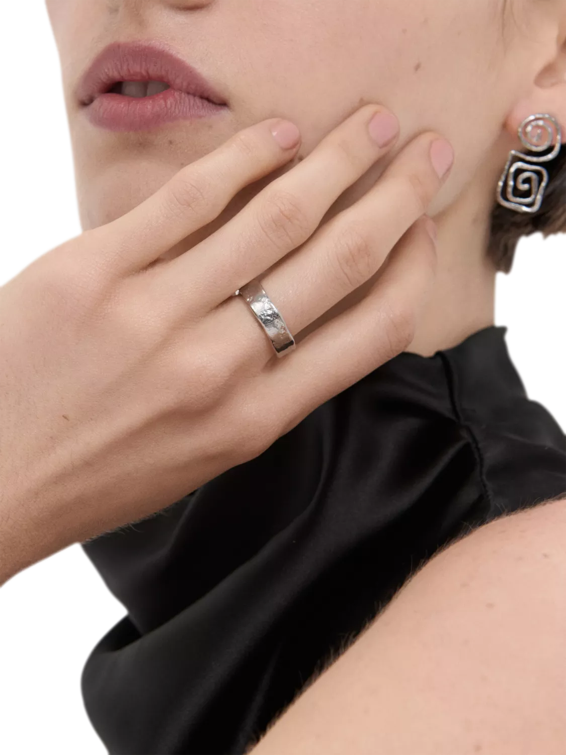 Ottoman Hands Dela adjustable band ring silver, UK version