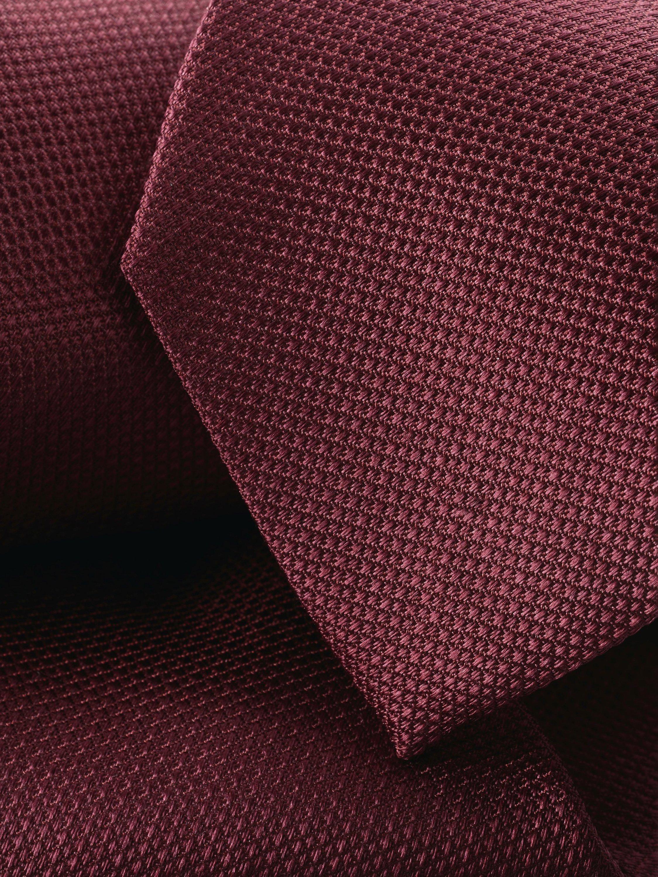 Charles Tyrwhitt textured silk tie (British brand)