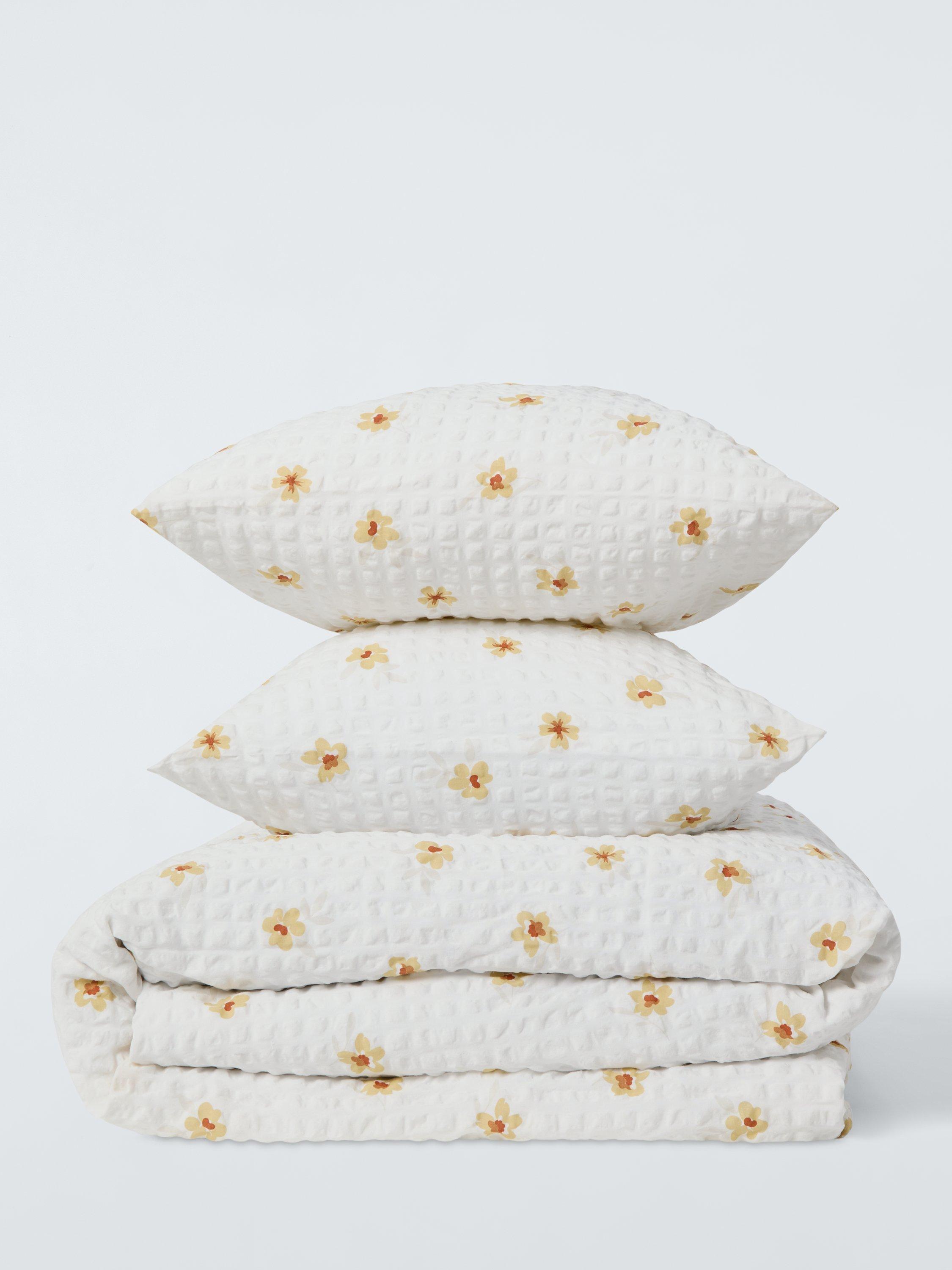 John Lewis Daisy duvet cover set Double, imported from the UK