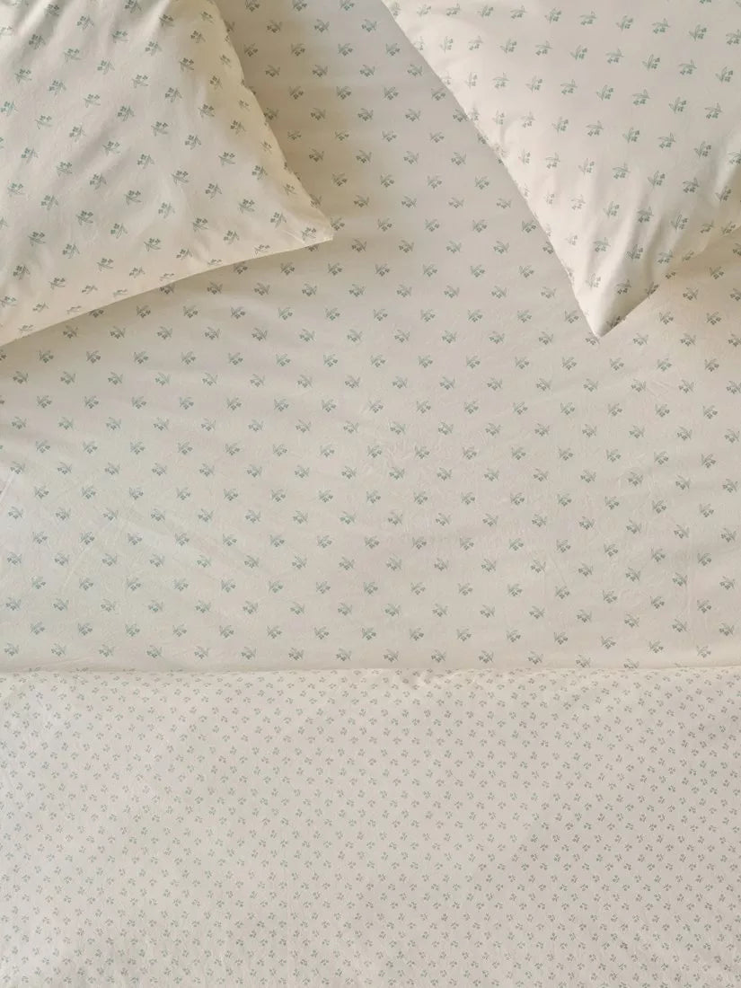 Piglet in Bed Martha Washed Cotton Fitted Sheet, Mellow Green/Cream, Single