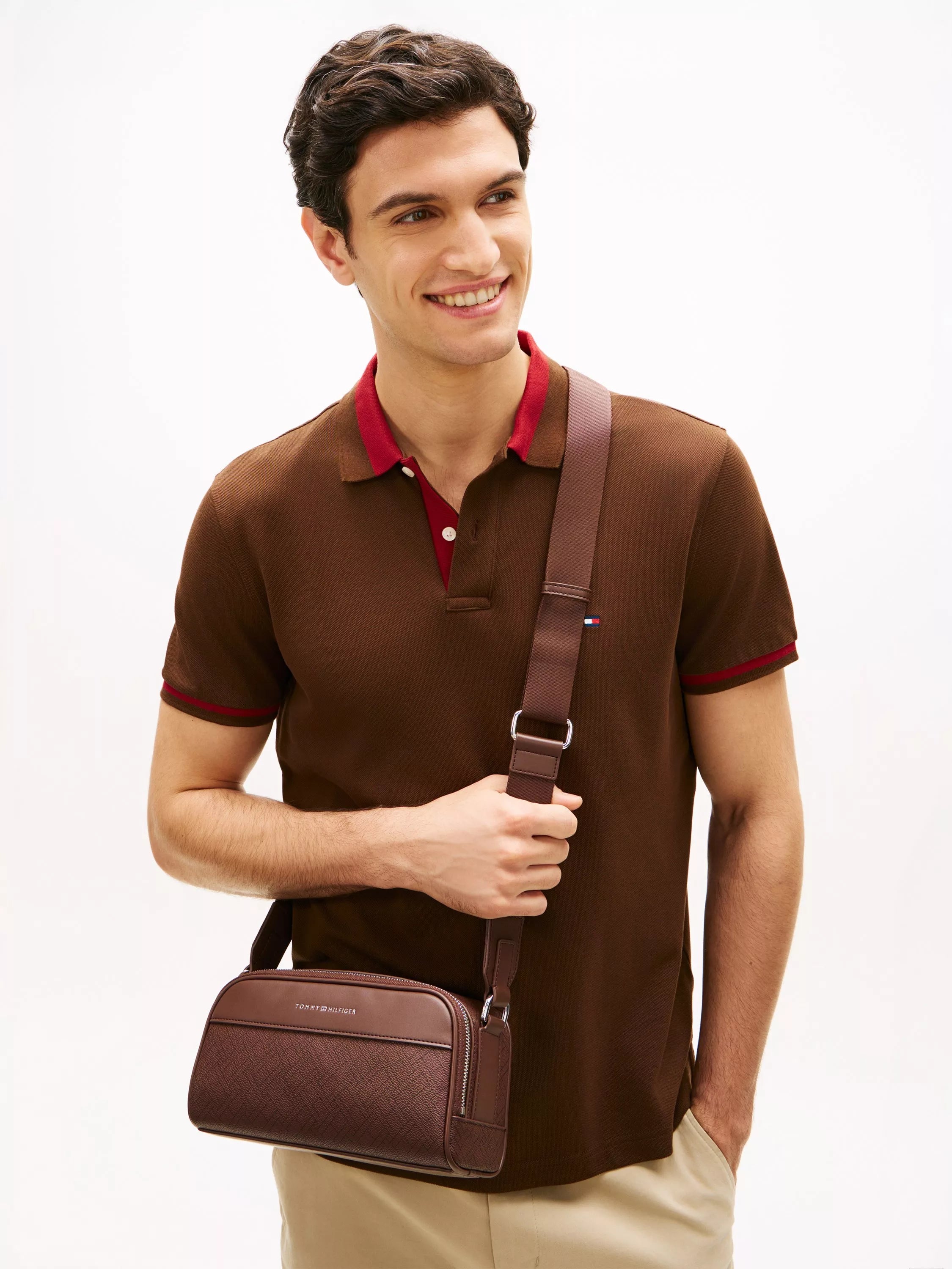 Tommy Hilfiger camera bag coffee bean textured embossed - British product