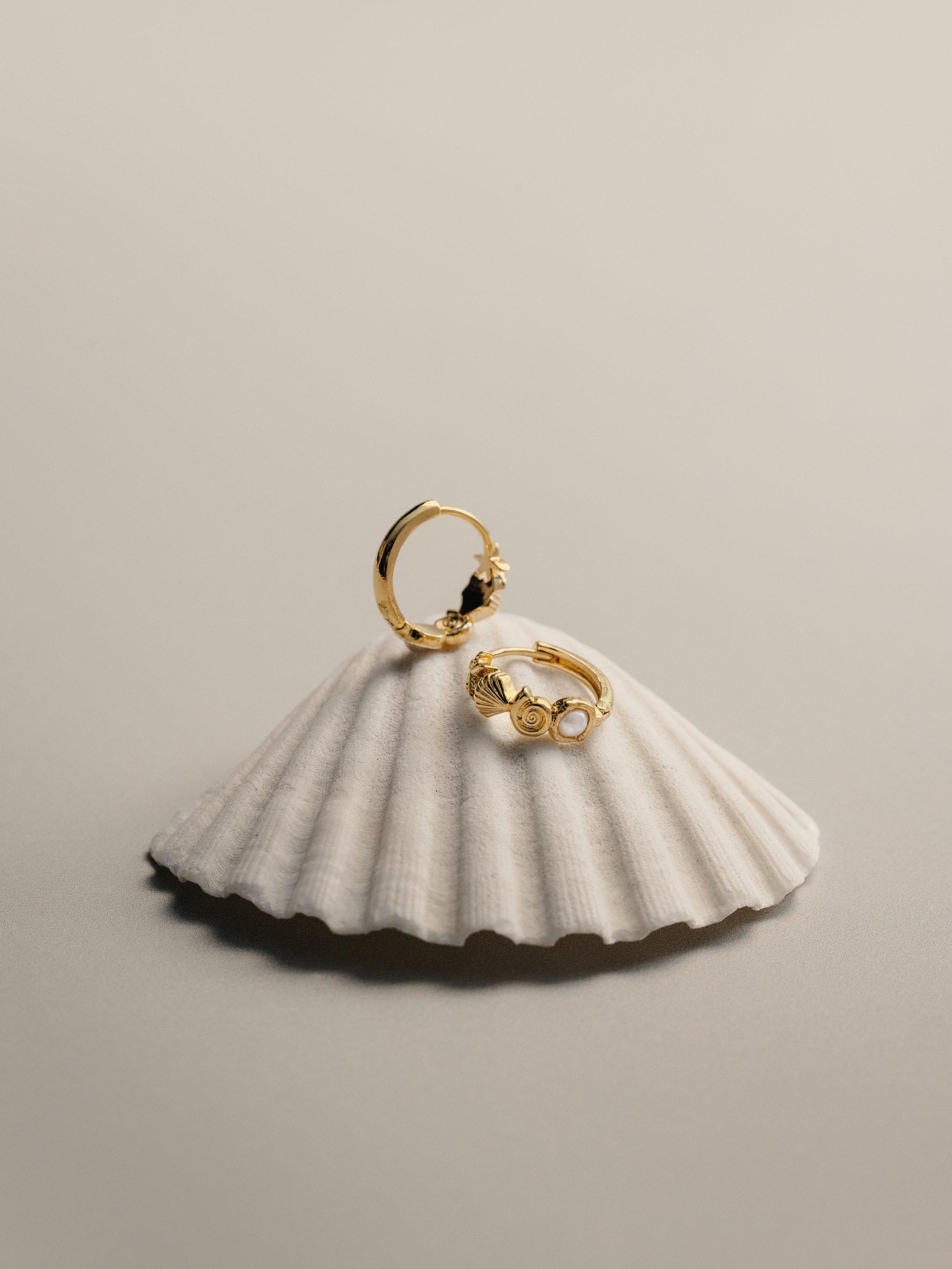 Orelia gold-plated hoop earrings shell motif faux pearl - British product