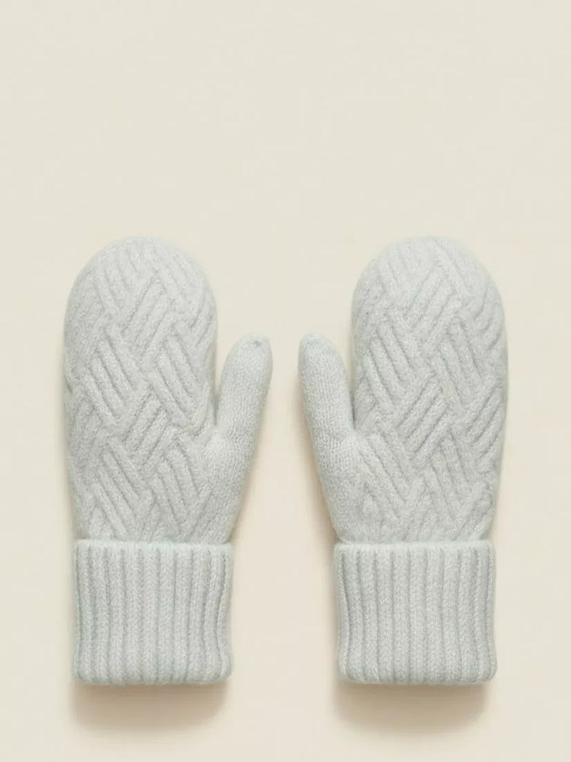 Truly zig zag stitch mittens light grey - British product