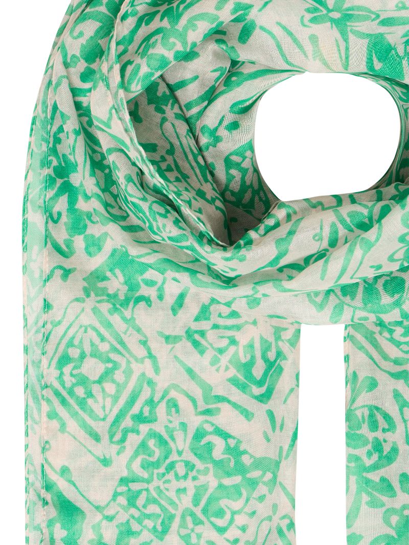 ICHI Ianastacia scarf in Kelly Green with floral pattern, British brand