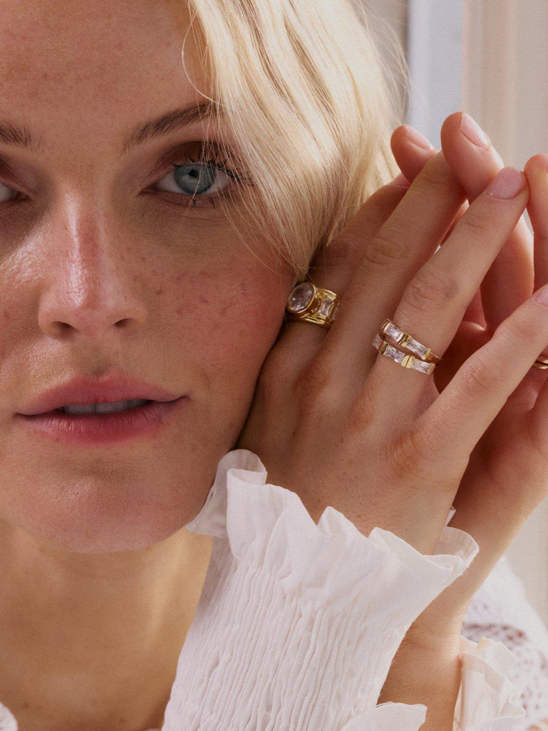 Daisy London crystal station band ring gold - British product