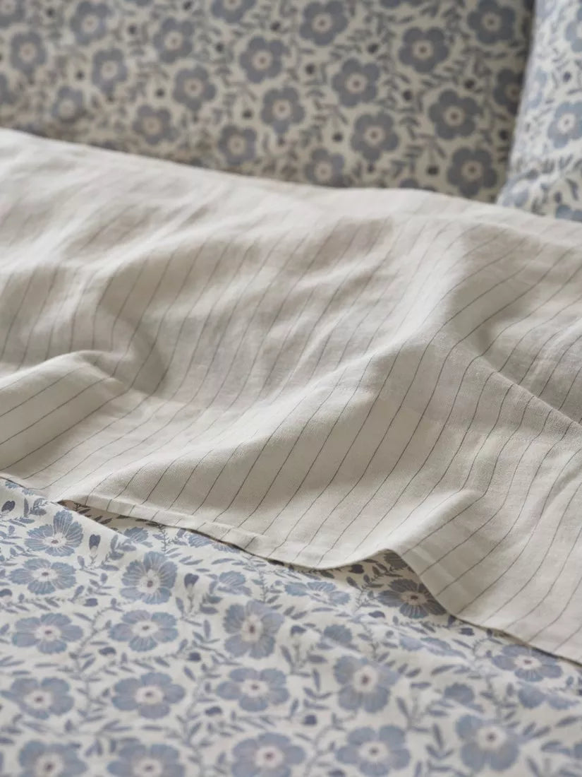 Piglet in Bed folk floral flat sheet dusk blue single - British product