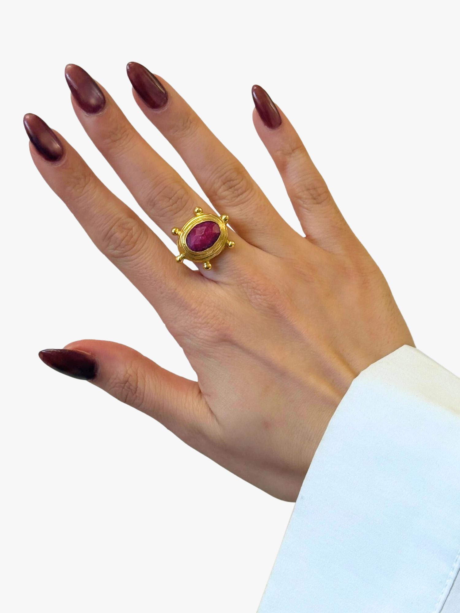 Ottoman Hands Zand Ruby adjustable ring gold - British product