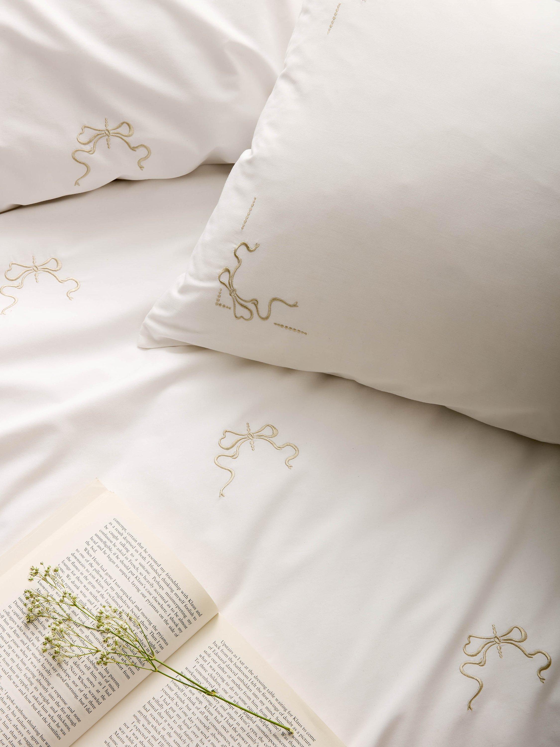 Historic Royal Palaces Bow duvet cover set Double, imported from the UK