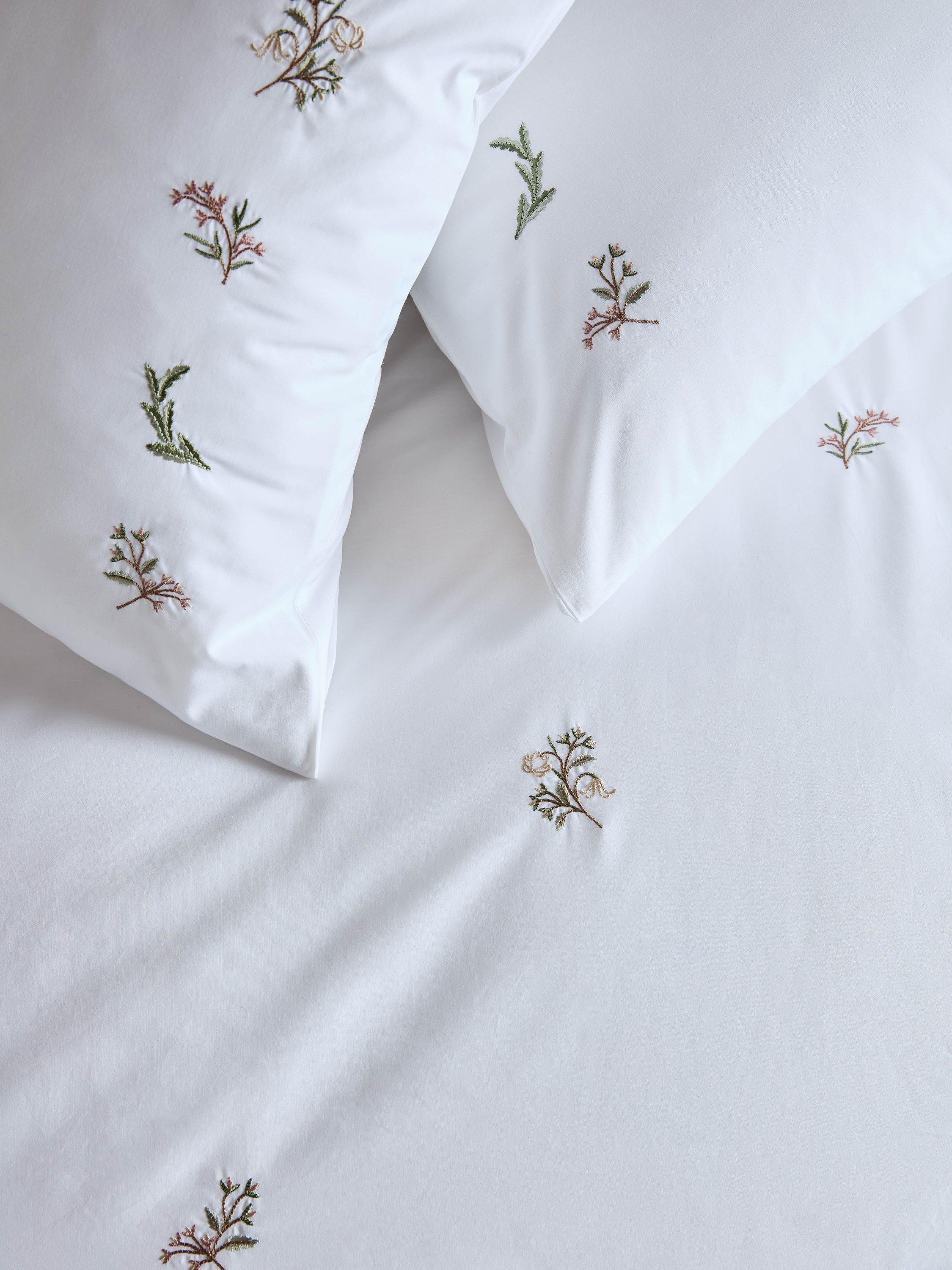 Historic Royal Palaces Victoria Sprigs double duvet cover set (British brand)