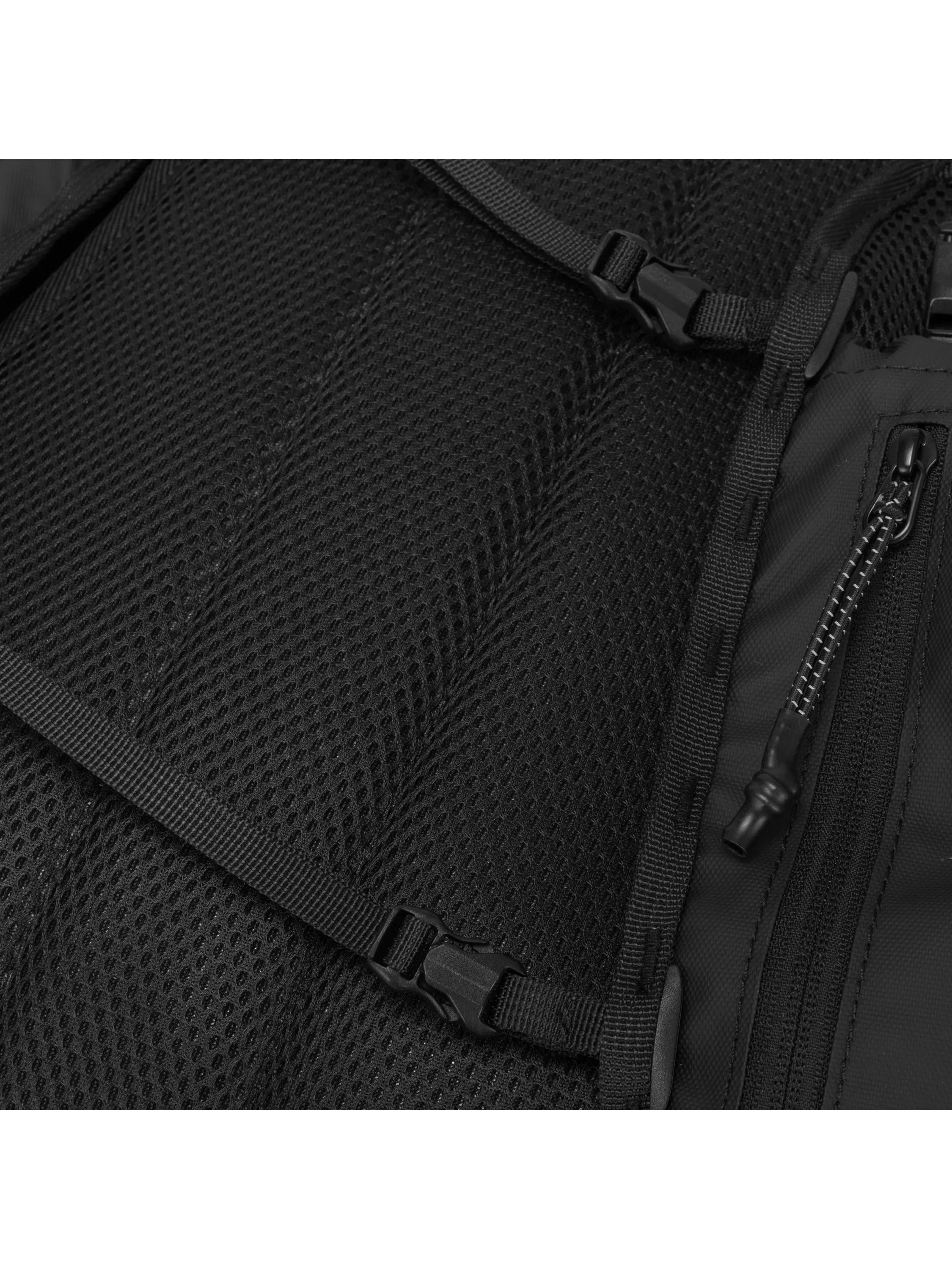ELLIKER Rigg Hydration Backpack Black 6L (British brand)