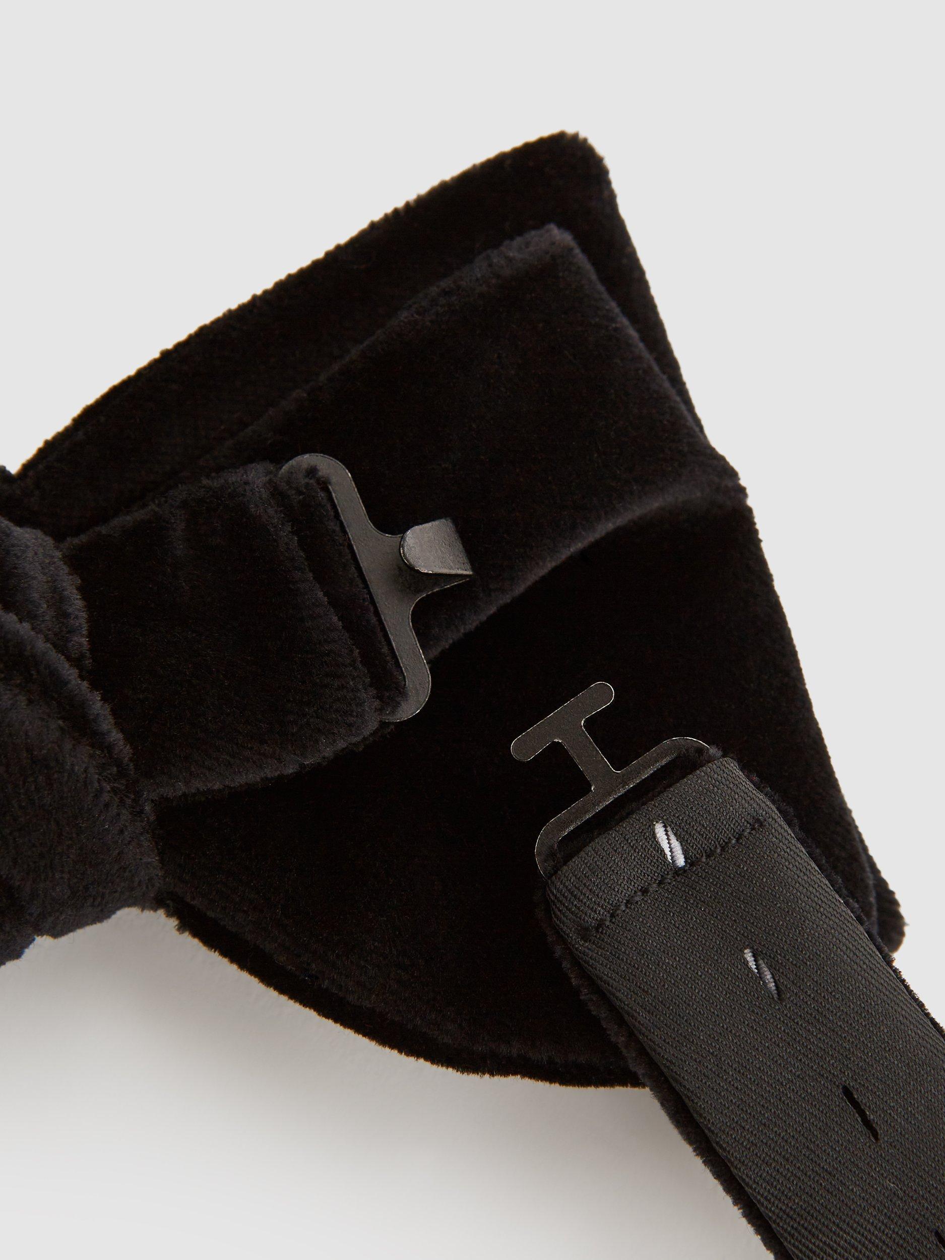 Reiss Hike Velvet Bow Tie Black, UK version