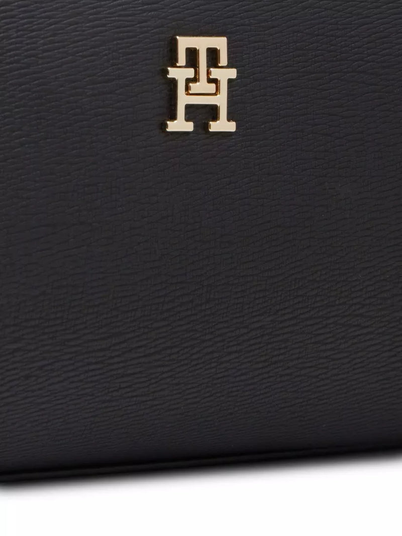 Tommy Hilfiger crossbody camera bag compact design (British brand)