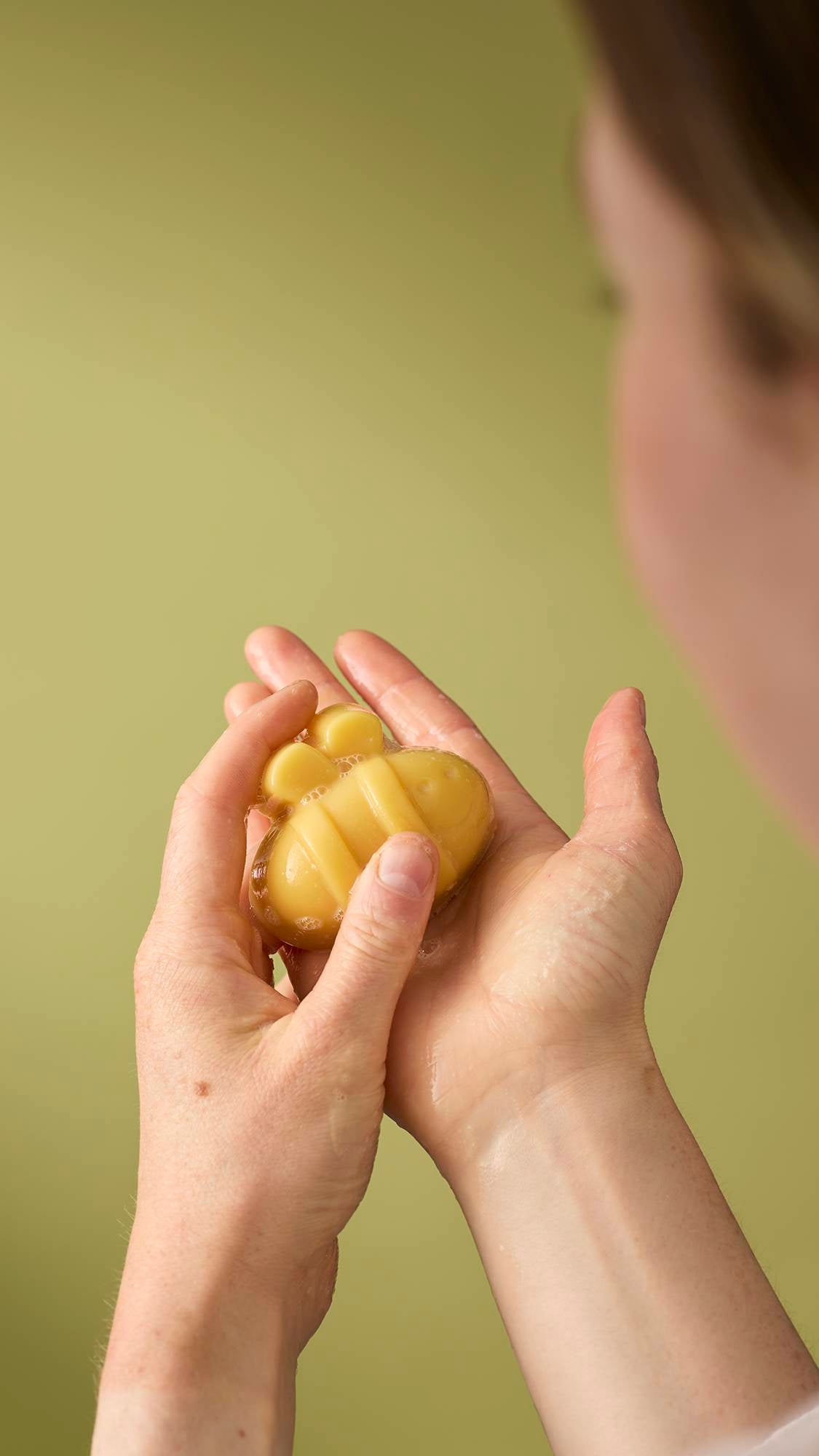 Telling The Bees facial gummy wash with British honey, UK version