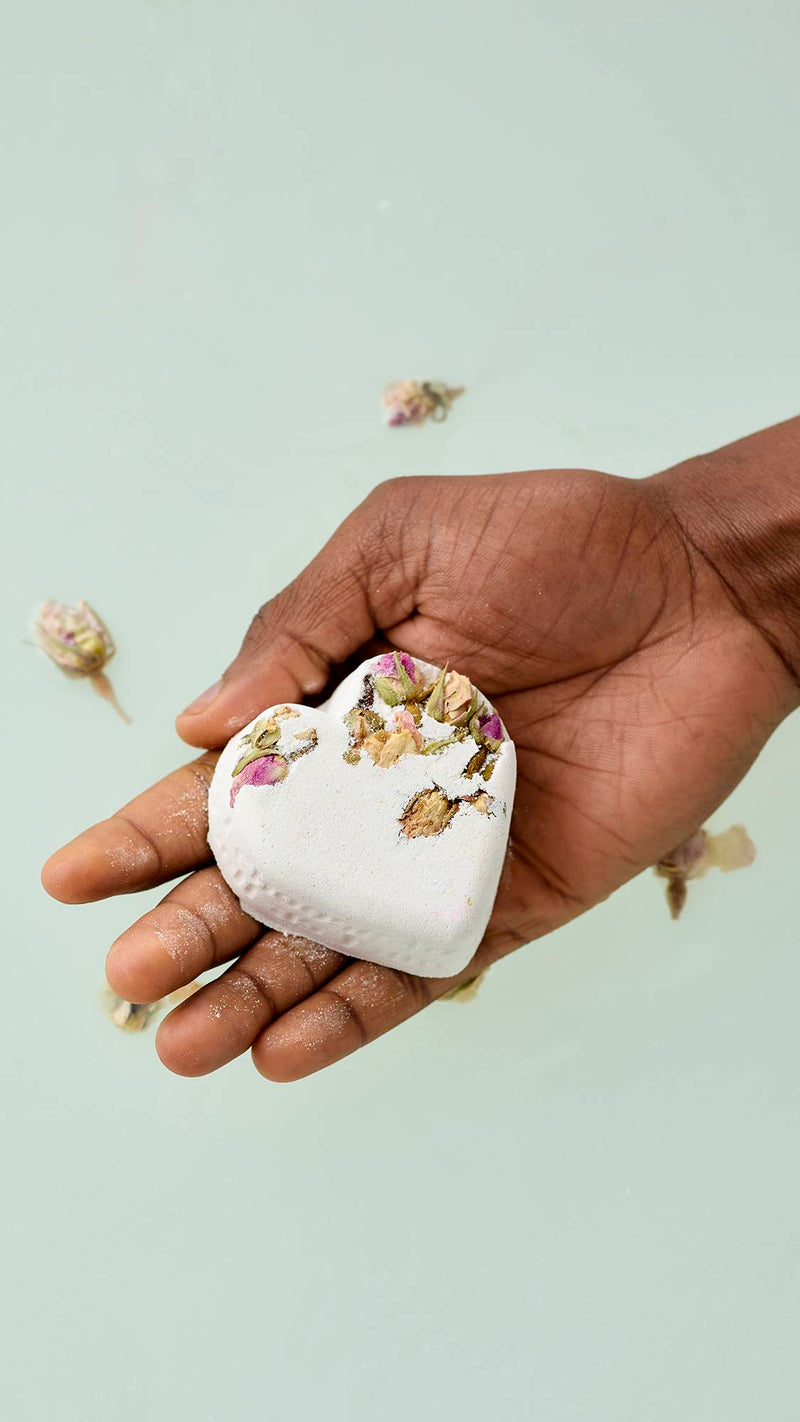 Bath bomb Tisty Tosty with rosebuds and lemon fragrance (British brand)