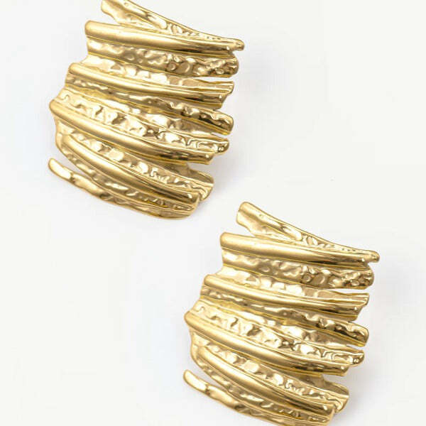 MUCHV big hammered gold stud earrings 2.8cm - British product