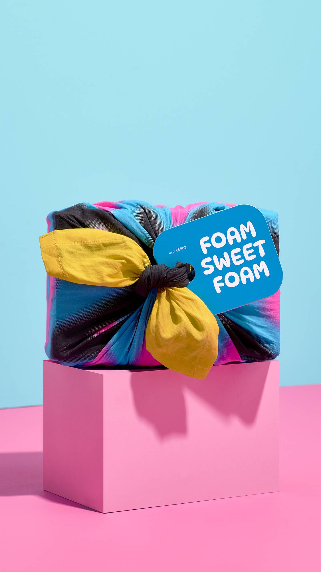 LUSH Foam Sweet Foam gift with mini bubble bars (British brand)