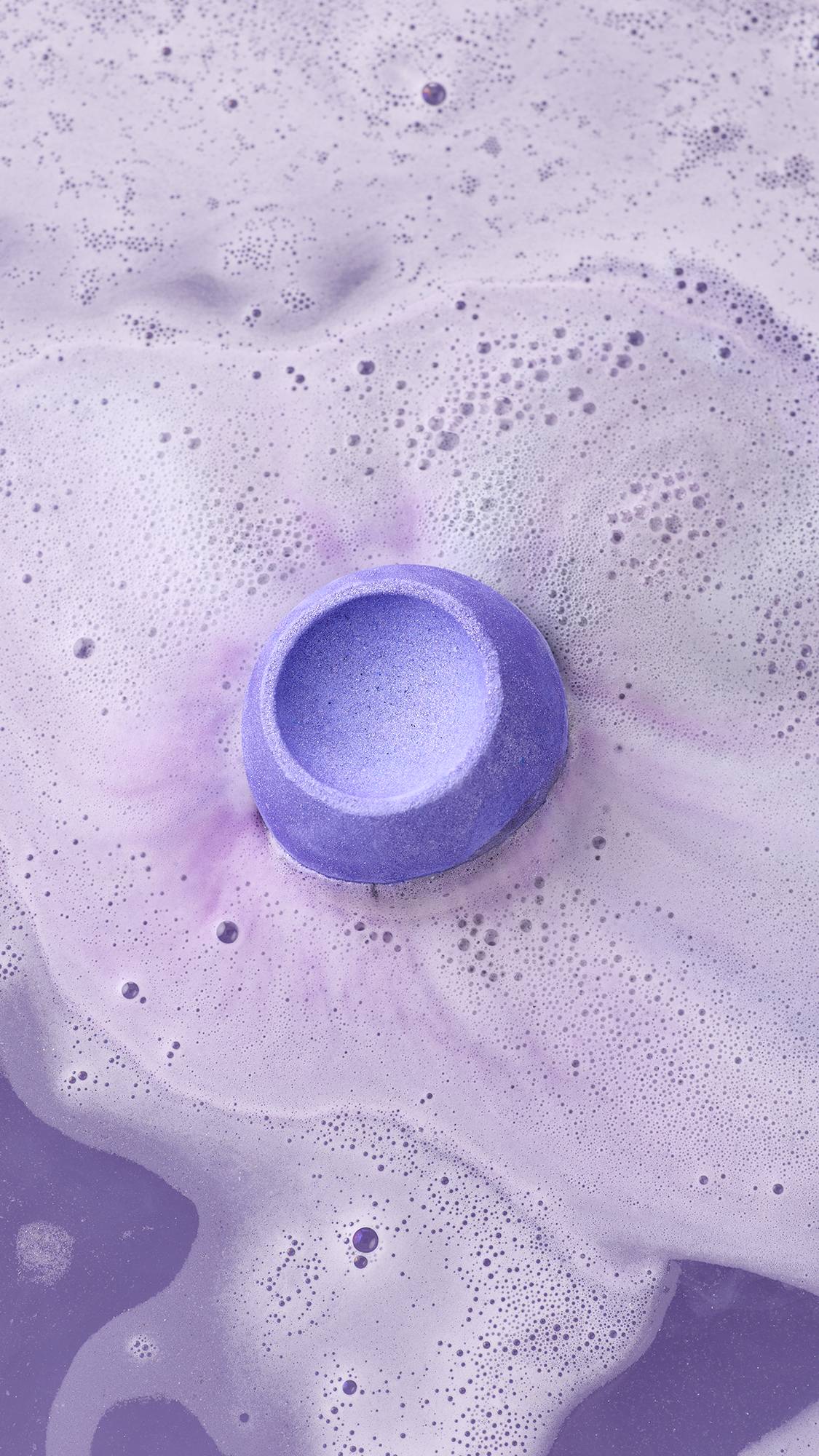 Goddess bath bomb with jasmine and oudh (British brand)
