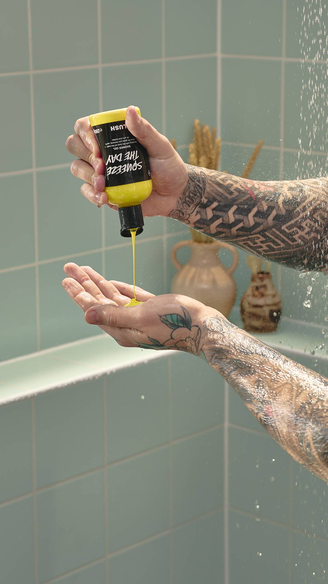 Lush Squeeze The Day citrus shower gel - British product