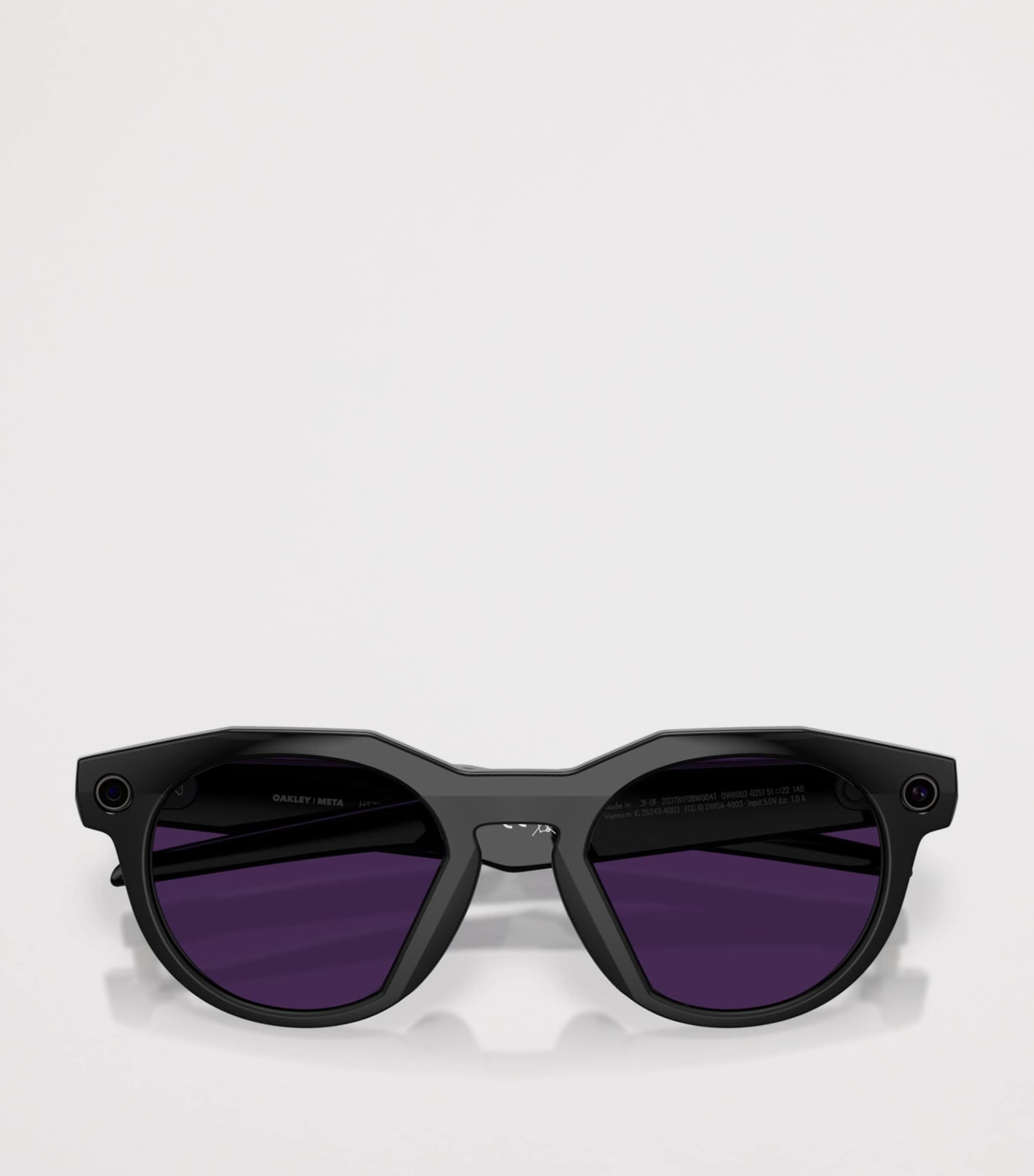 Oakley Meta AI HSTN smart sunglasses with Transitions lenses (British brand)