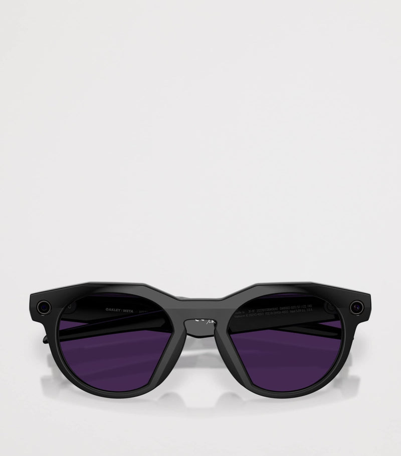 Oakley Meta AI HSTN smart sunglasses with Transitions lenses (British brand)