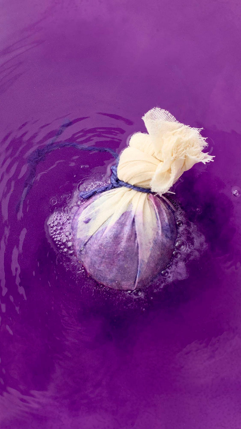 Bath bomb Deep Sleep with lavender and chamomile (British brand)