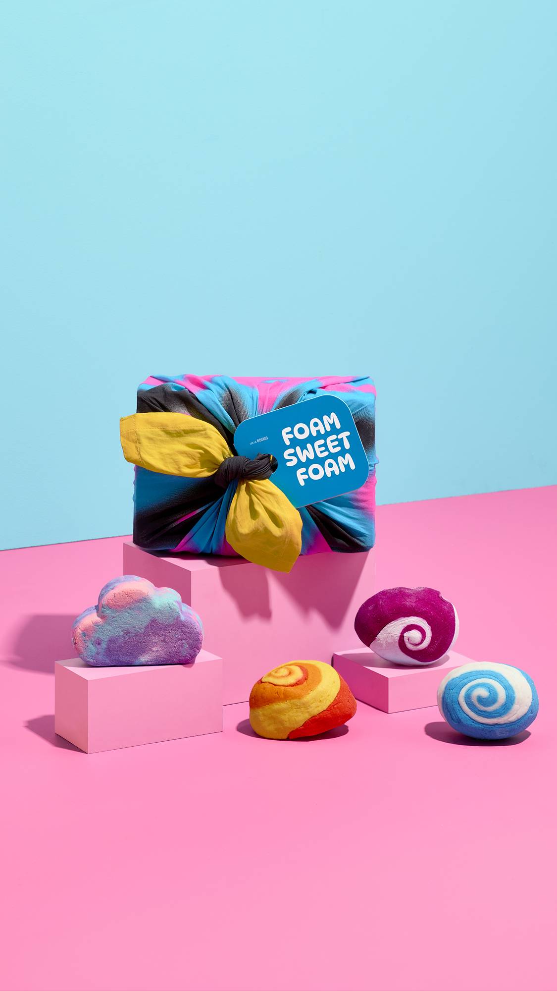 LUSH Foam Sweet Foam gift with mini bubble bars (British brand)