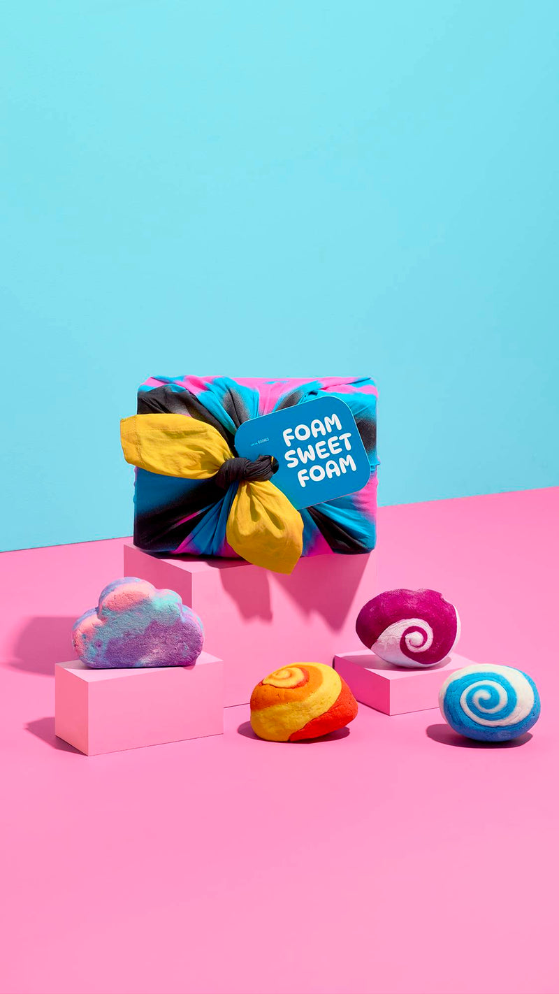 LUSH Foam Sweet Foam gift with mini bubble bars (British brand)