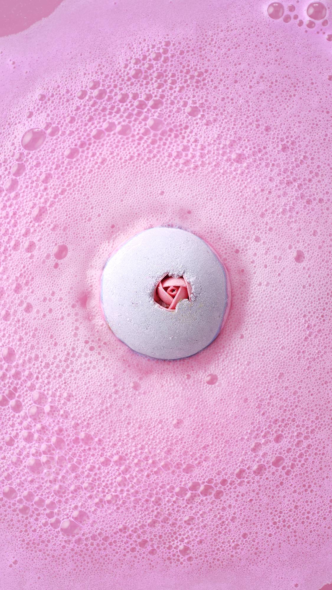 Lush Sex Bomb bath bomb with jasmine and ylang ylang - British product