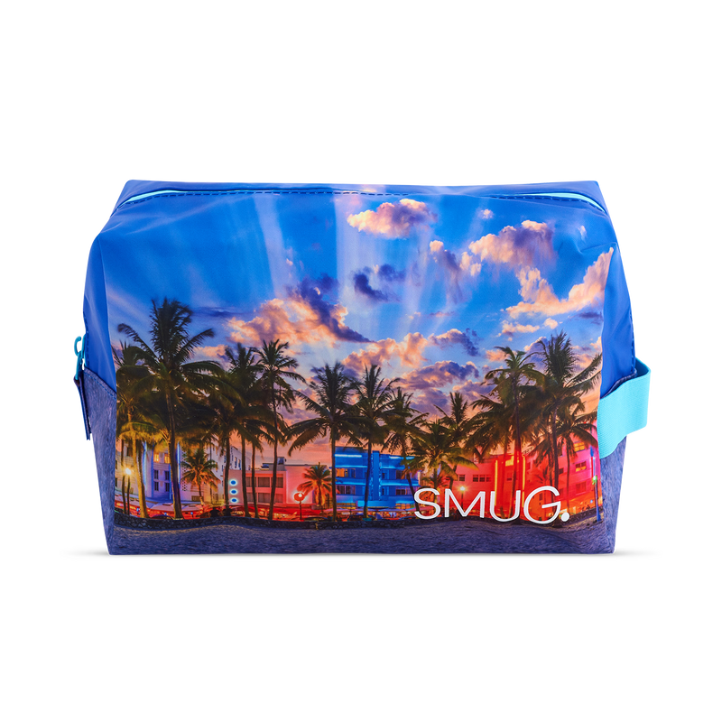 Wash bag with larger capacity for travel - British product