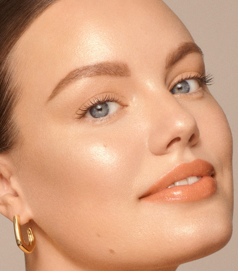 Vieve Nova Glow Liquid Light Highlighter (British brand)