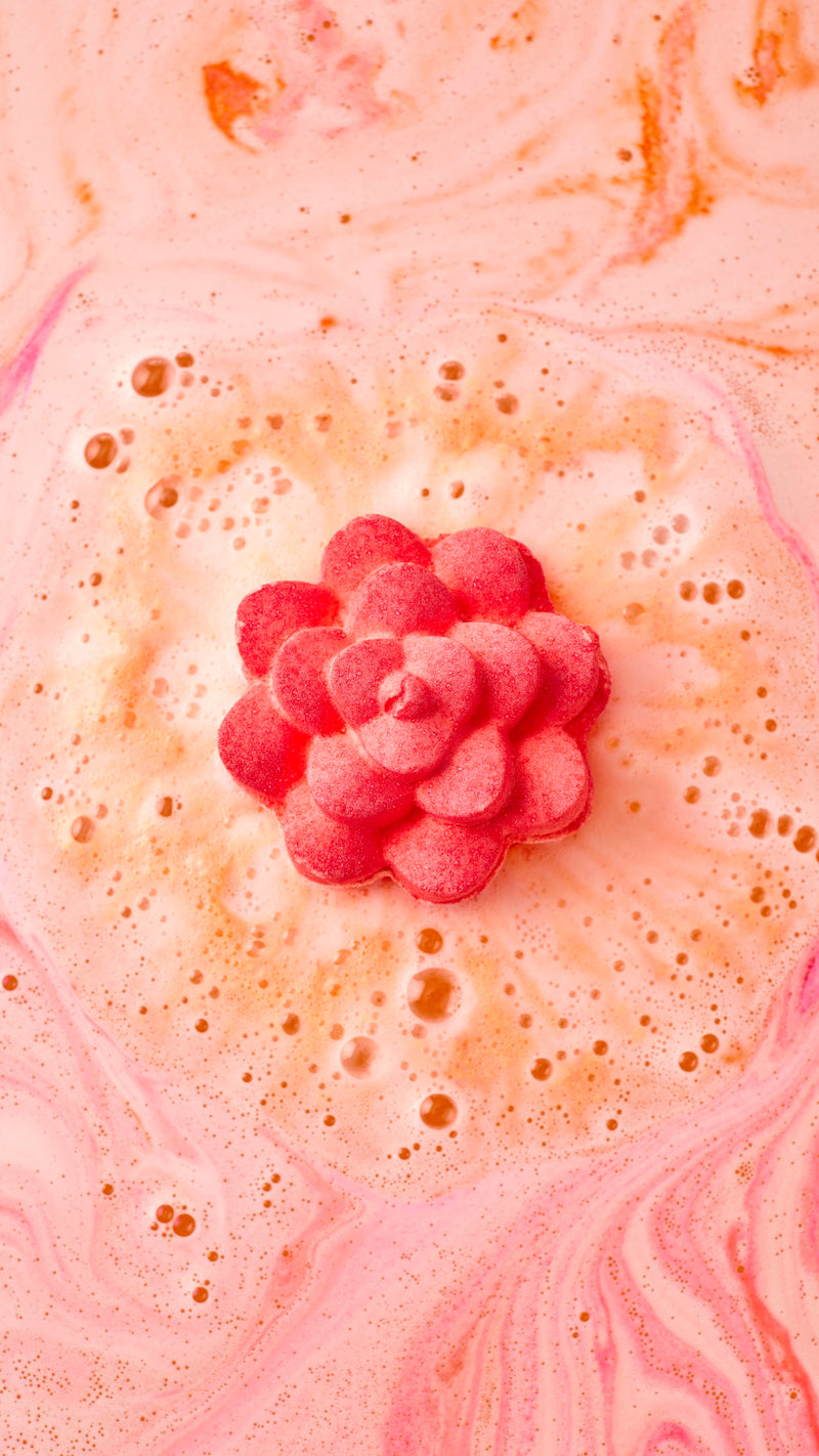 Lush Comforter Rose bath bomb with rose and neroli oils (British brand)