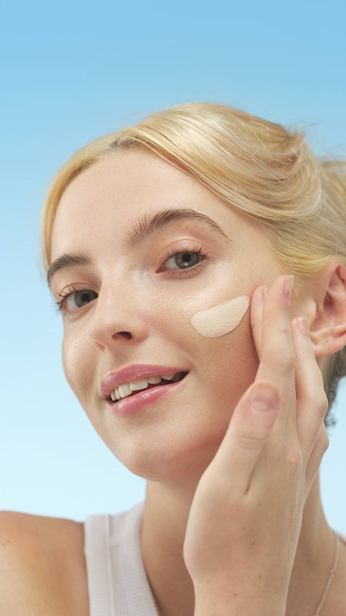 Skinwear tinted moisturiser in Light Cool shade - British product