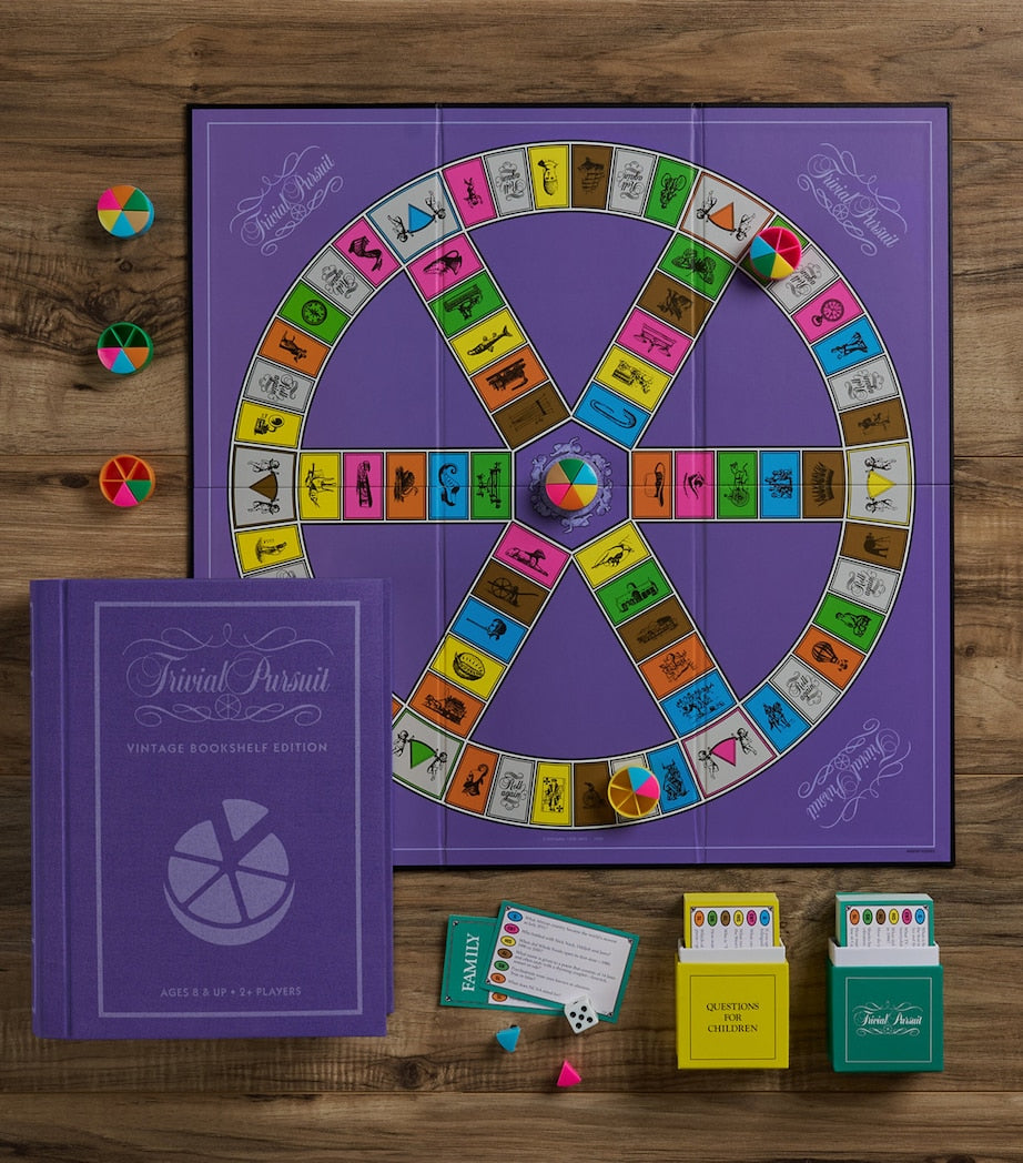 Trivial Pursuit Vintage Bookshelf board game (British brand)