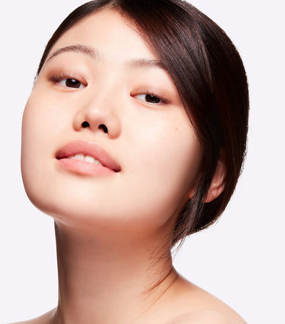 Base soyeuse hydratante et illuminatrice pour un fini radieux 30ml