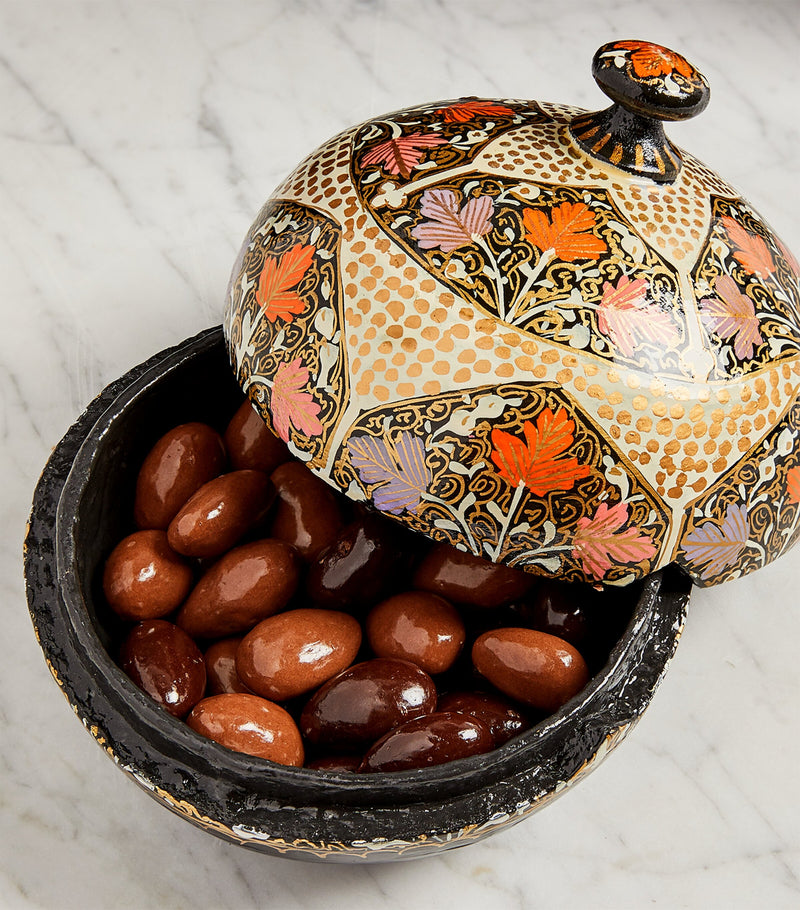 Farhi chocolate-coated almond bonbonnière 130g - British product
