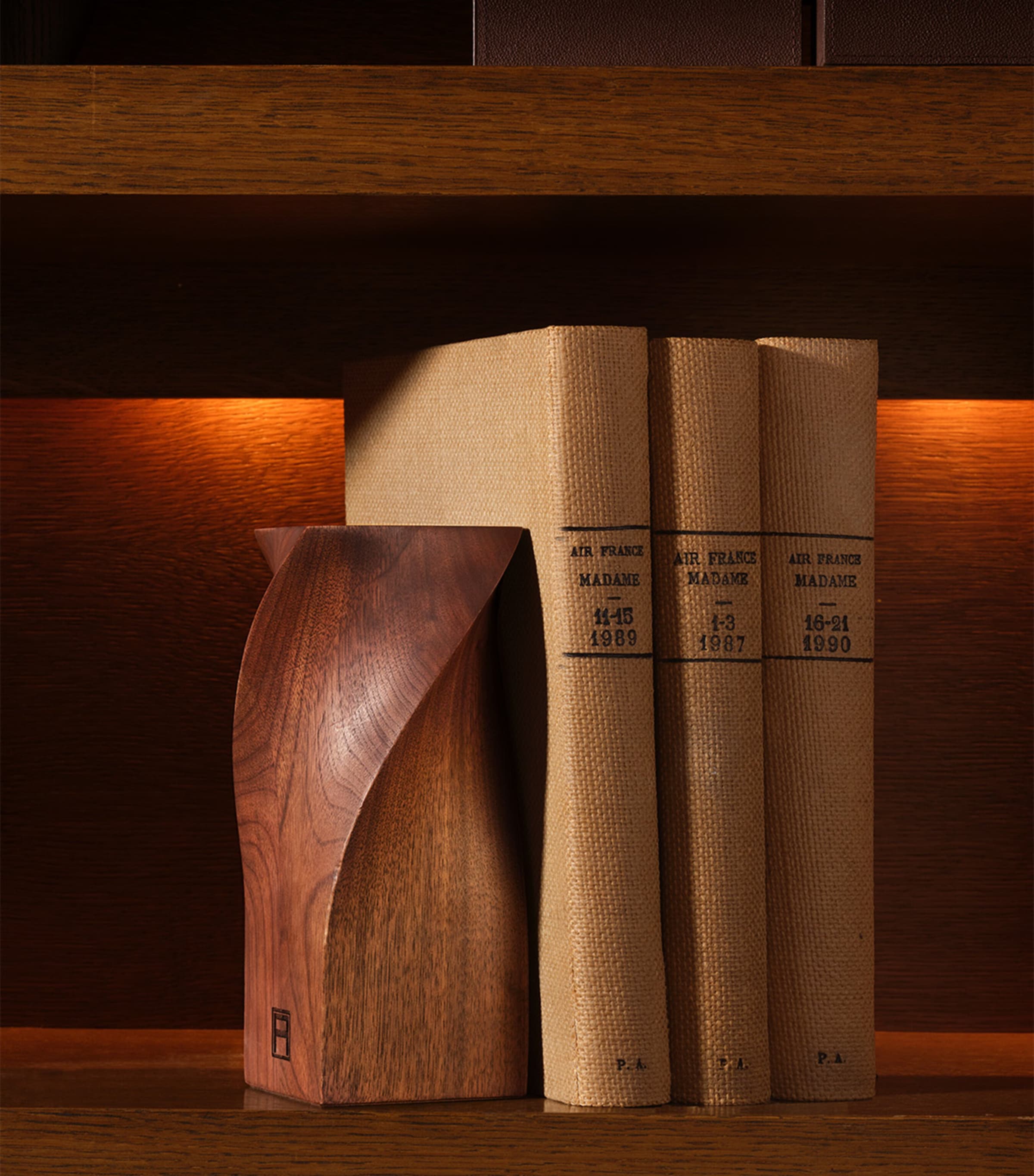 Assouline walnut twist bookends measuring 23cm high - British product