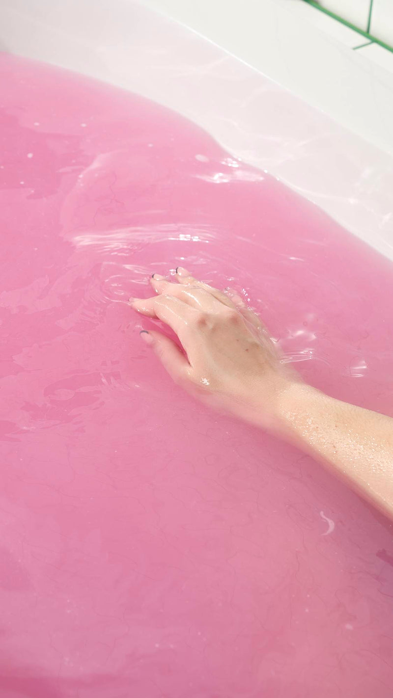 Lush Sex Bomb bath bomb with jasmine and ylang ylang - British product