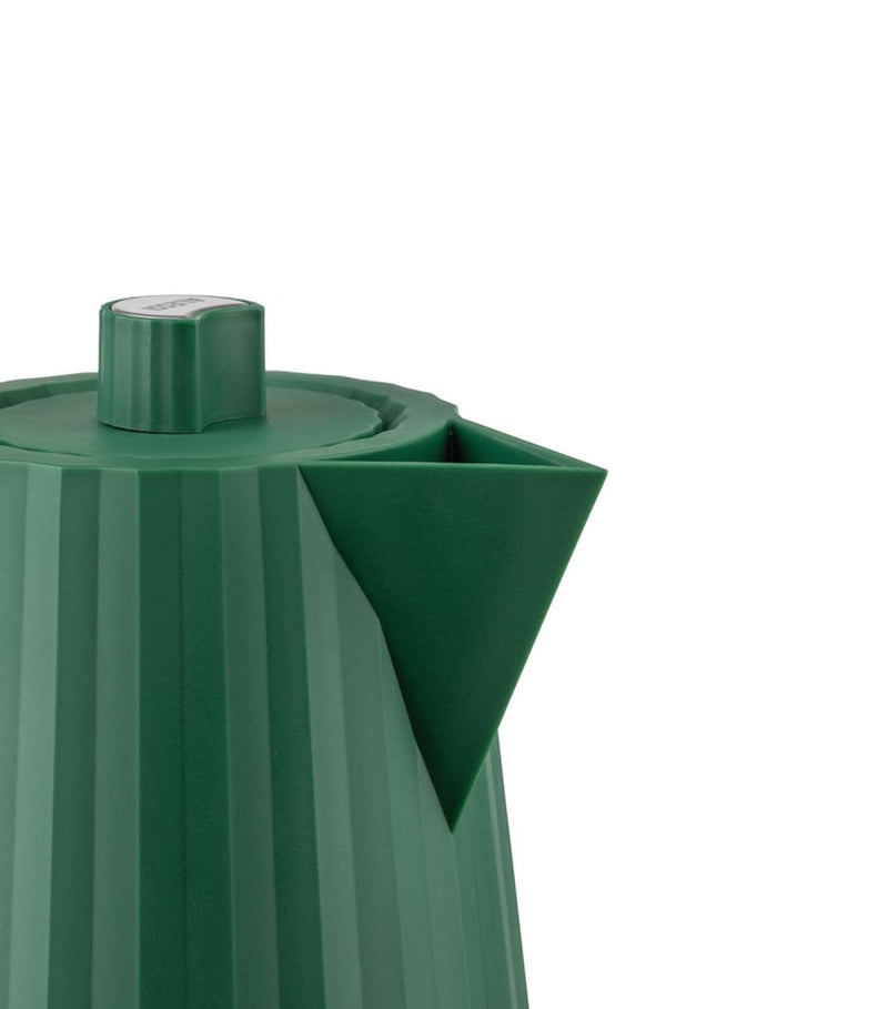 Alessi Plissé design kettle with 1.7L capacity - British product