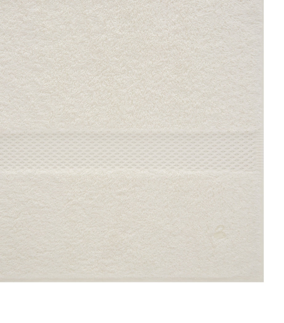 Yves Delorme Étoile hand towel 55cm x 100cm (British brand)