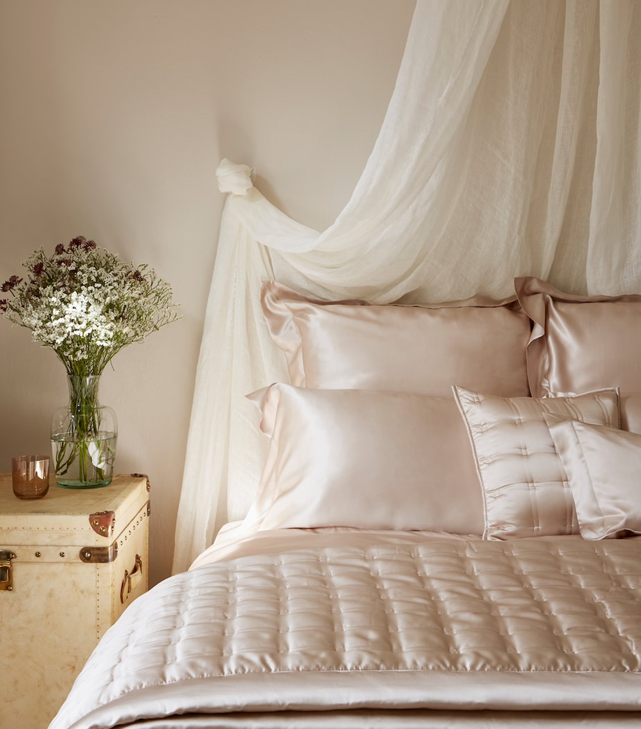 Gingerlily mulberry silk Windsor bedspread for Super King bed 240cm x 240cm, UK version
