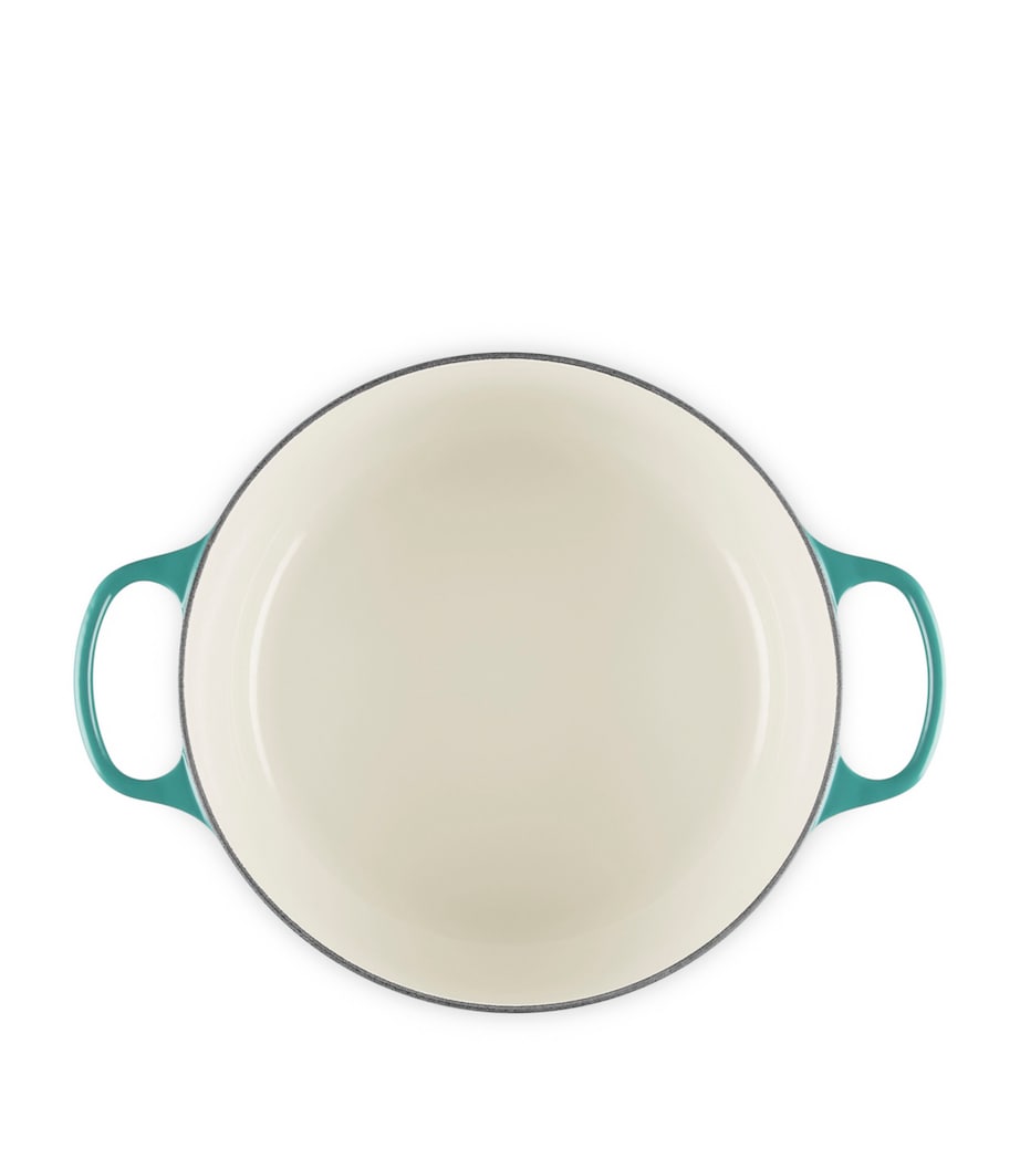 Le Creuset 28cm cast iron round casserole dish - British product