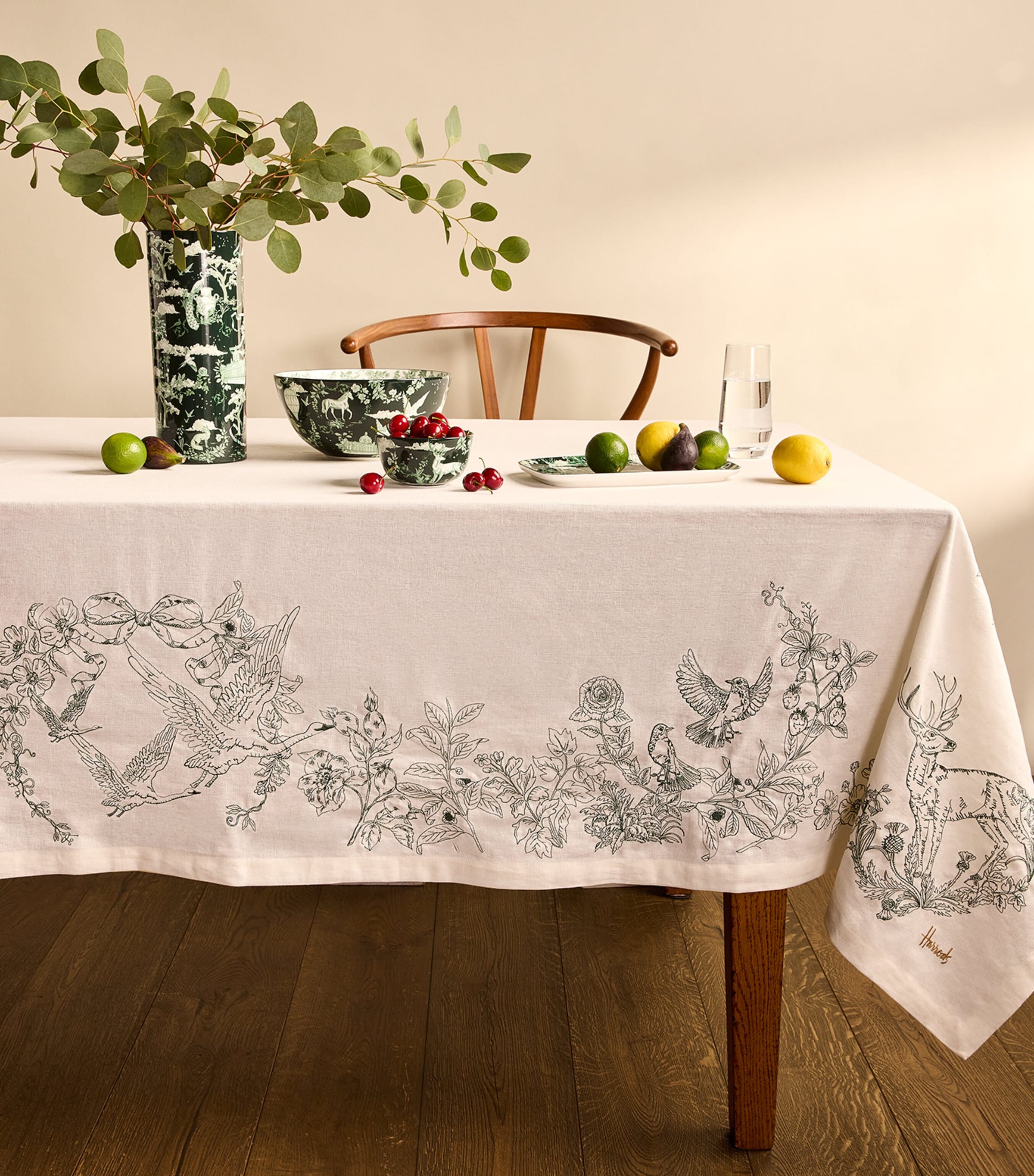 Harrods Fine Bone China Toile Vase 28cm, UK version