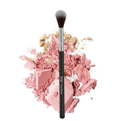 Superdrug Nanshy Face Shaper Avsmalnende Highlighter Børste - Kjøp online på McGrocer