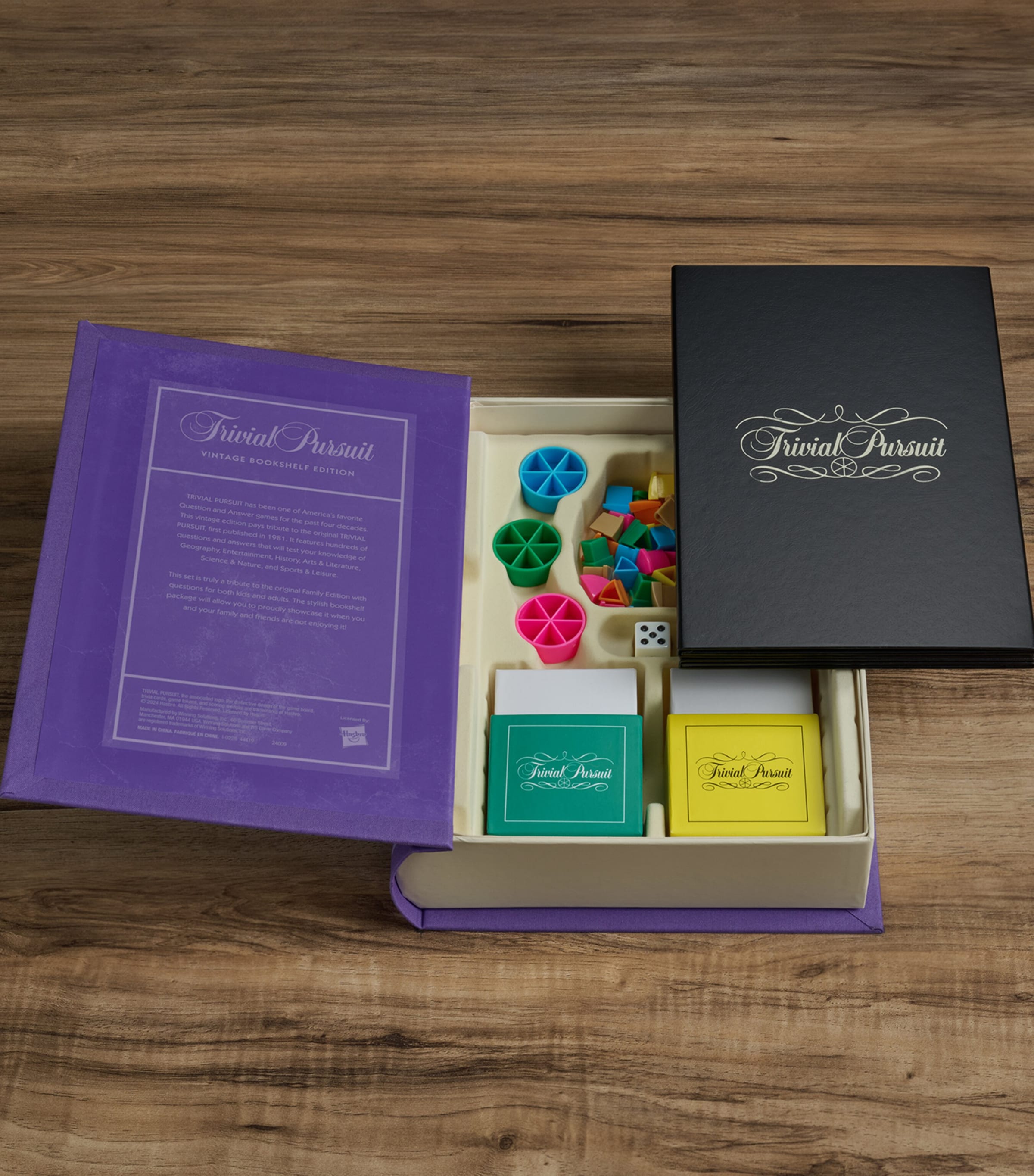 Trivial Pursuit Vintage Bookshelf board game (British brand)