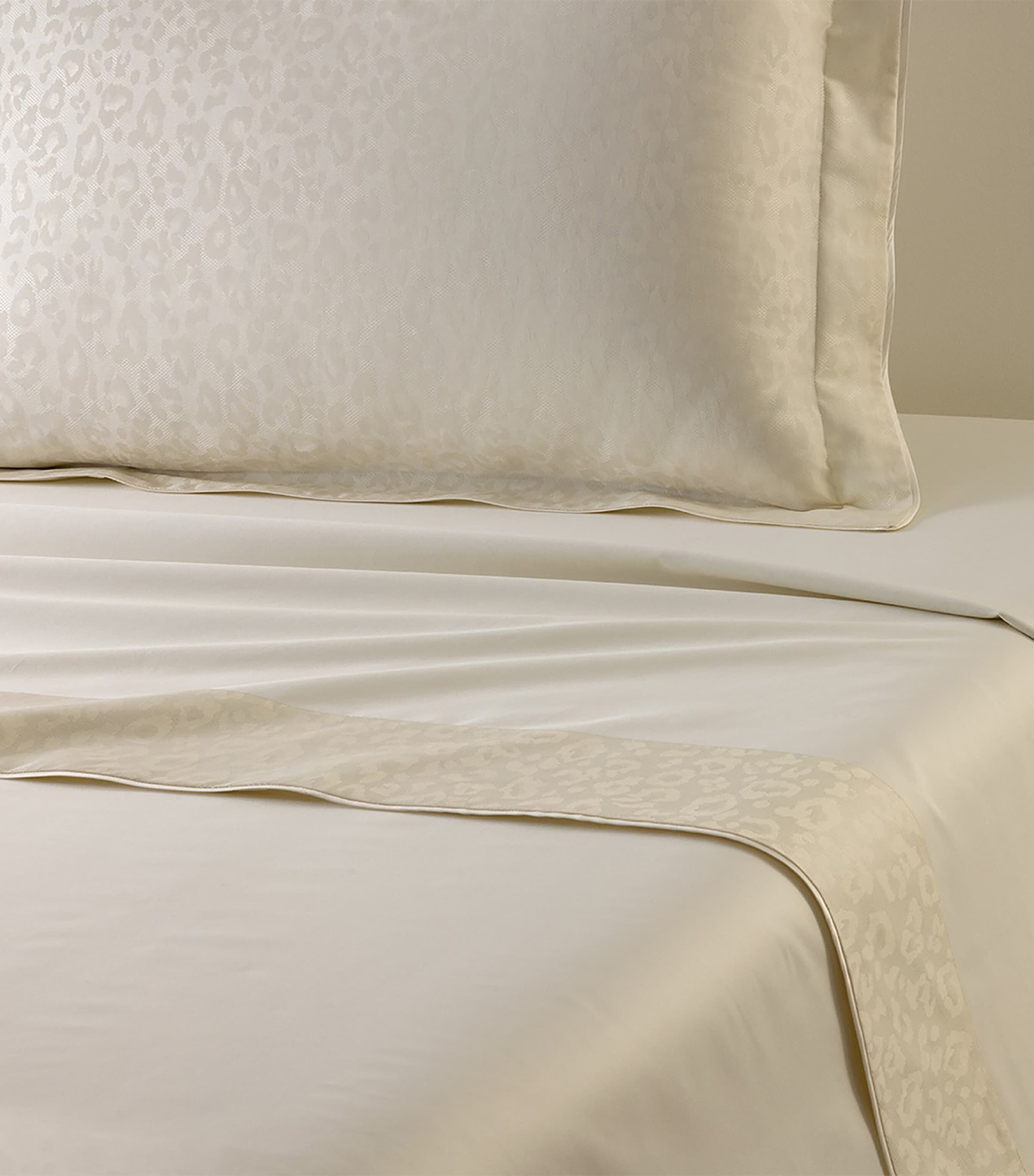 Yves Delorme Leopard Super King flat sheet 270cm x 295cm (British brand)