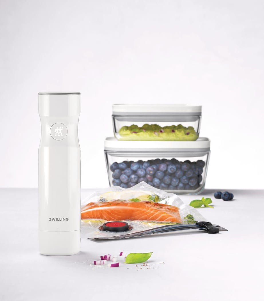 Zwilling vacuum storage starter set with glass containers and vacuum bags (British brand)