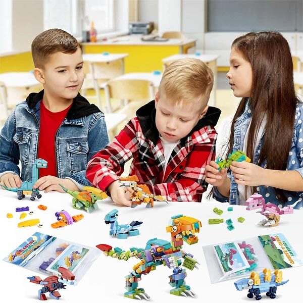 Livingandhome toy advent calendar car dinosaur set, imported from the UK
